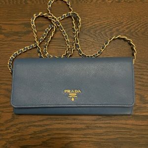 Prada Wallet on Chain